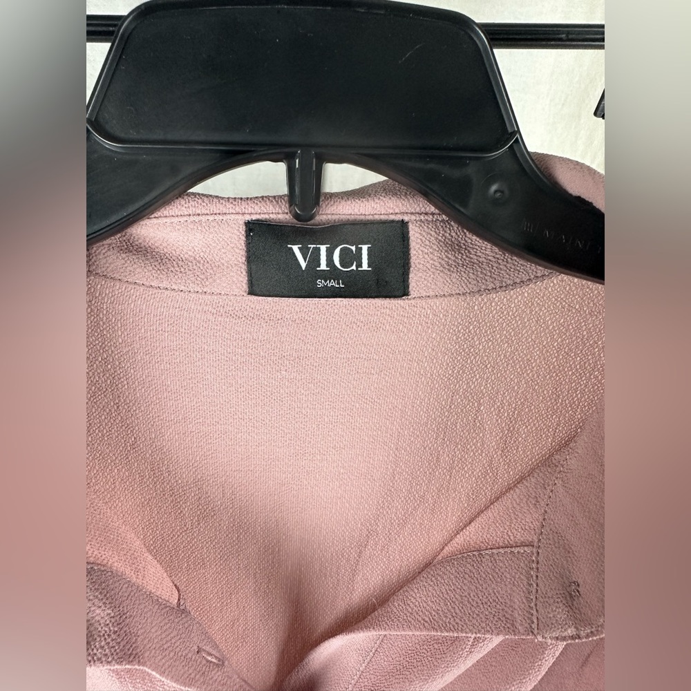 Vici Collection Pink Balloon Sleeve Button-Up Top Size Small (2-4) NWT - Picture 7 of 11
